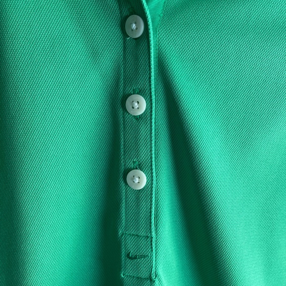 Nike women’s golf polo.  Size M Tour Performance dri-fit - Picture 6 of 6